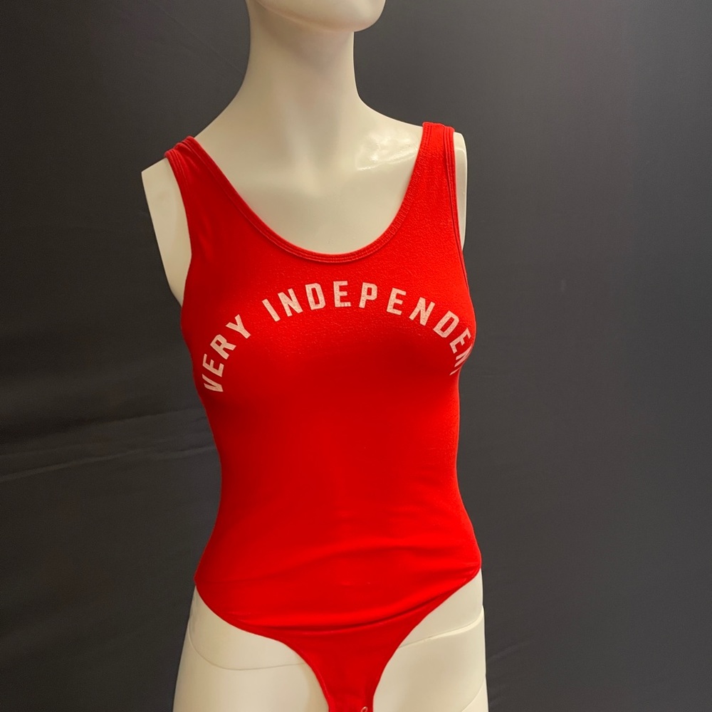 VS PINK “very independent” graphic tee bodysuit